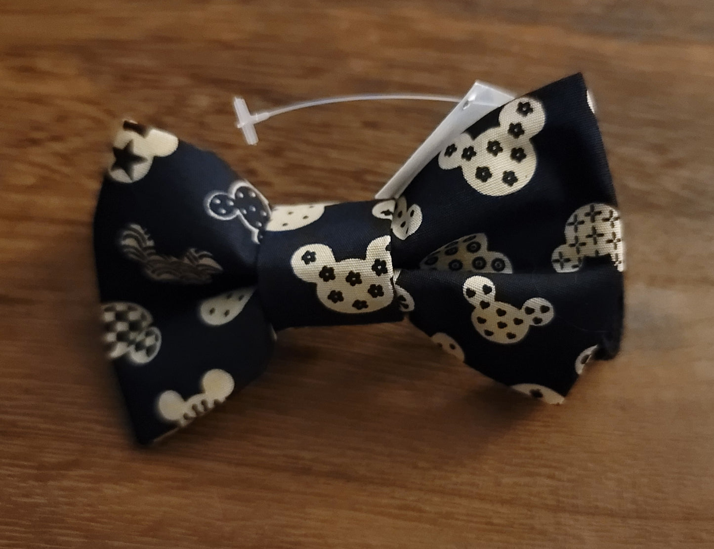 Over the Collar Bows