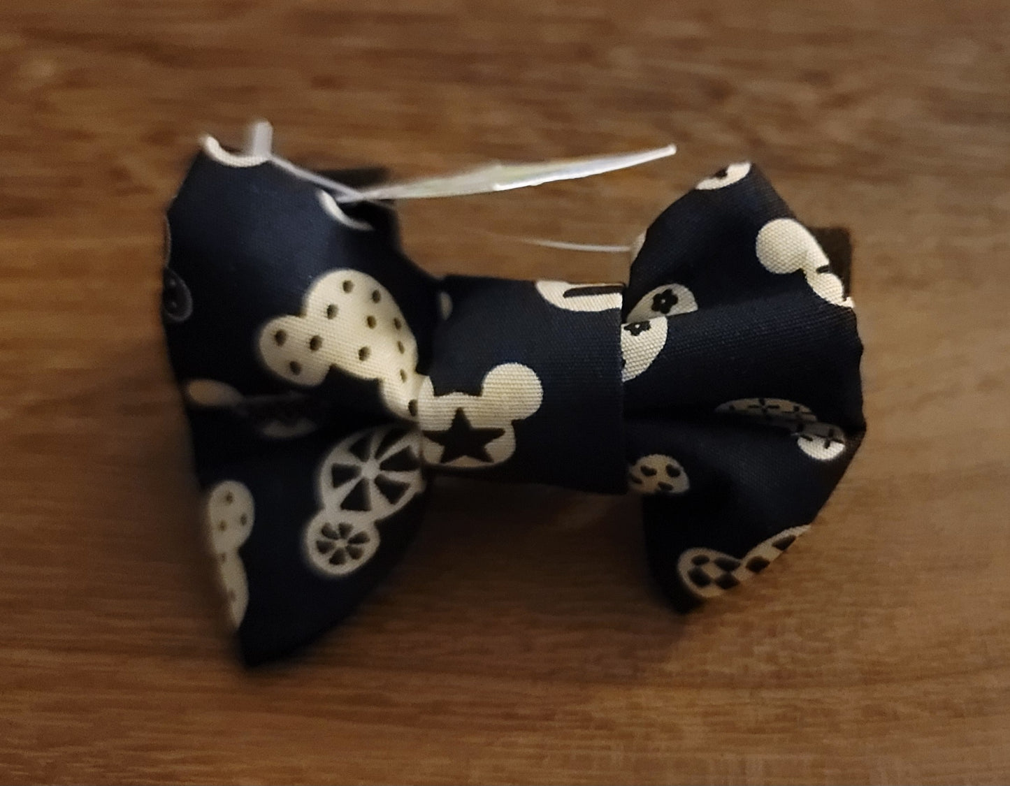 Over the Collar Bows