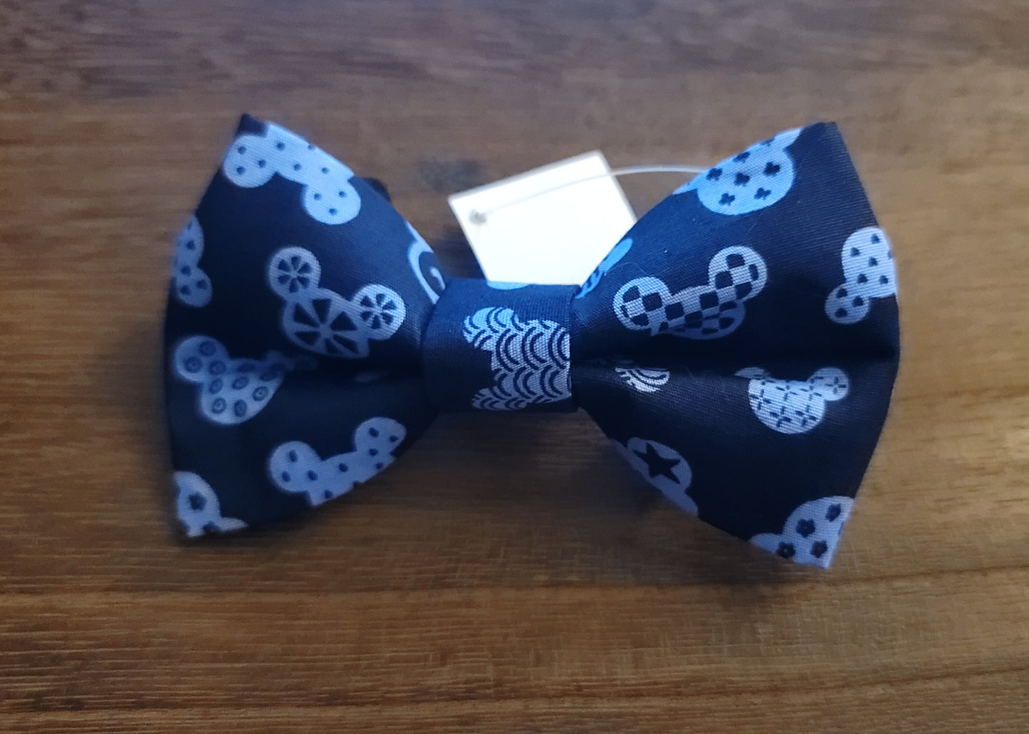 Over the Collar Bows