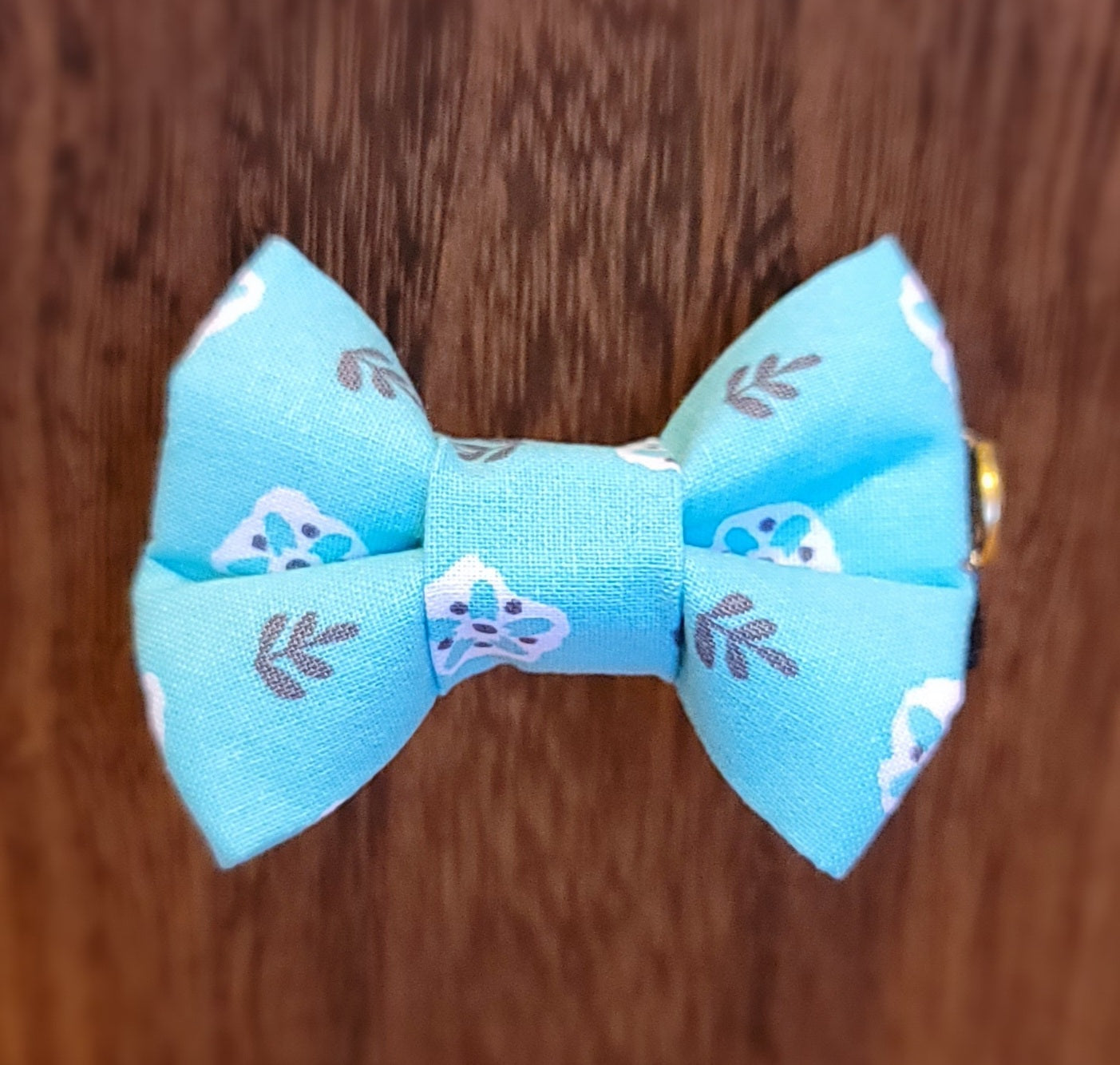 Over the Collar Bows